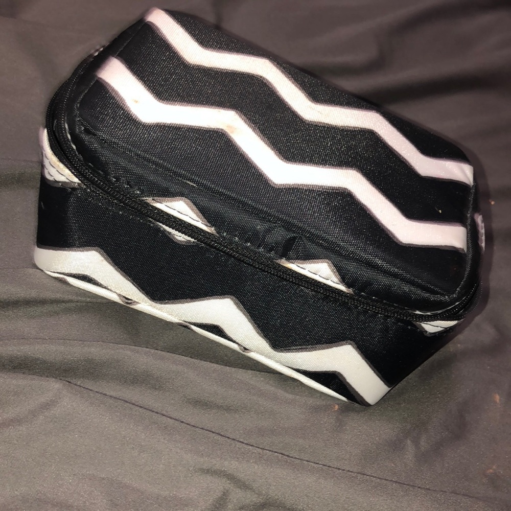 ‼️5/$10 thirty-one small zip pouch cosmetics